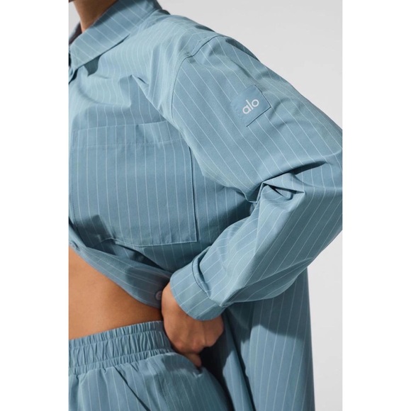 Alo Yoga Pinstripe Daylight Button Down Long Sleeve Dark Celestial Blue/White S - Picture 4 of 7